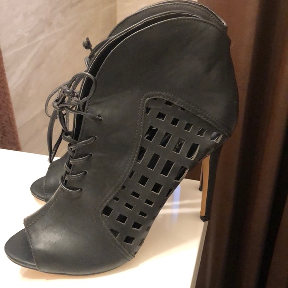 bebe Shoes - 🔵Bebe Black Ankle Caged Booties